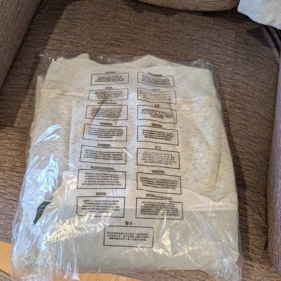 Abercrombie & Fitch Gray and Green Crewneck Unisex Sweatshirt. Various Sizes - Picture 6 of 6